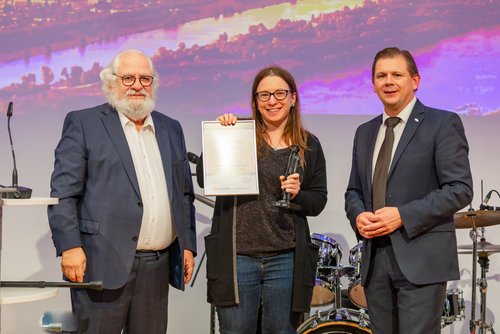 Fred Turnheim und Rudolf Kravanja mit Gewinnerin Sandra Knopp