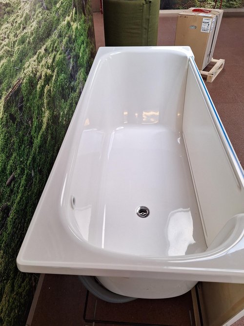 Barrierefreie Badewanne - Sicht von Oben in die Badewanne 