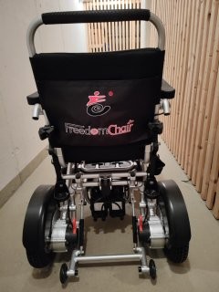 Bild zeigt einen Elektro-Rollstuhl